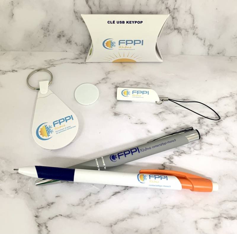 Clé USB personnalisée avec cordon FPPI