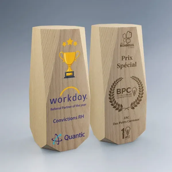 Création de trophée en bois personnalisé made in France livraison express