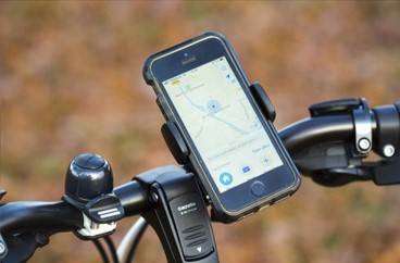 Support de téléphone accrochée sur guidon vélo Villefranche sur Saône